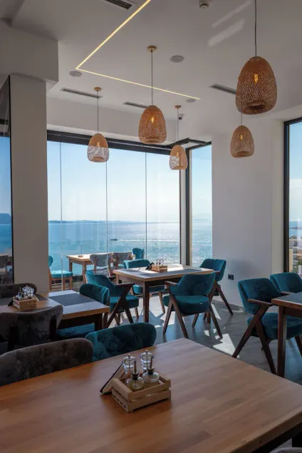 Litan Hotel - Image 1