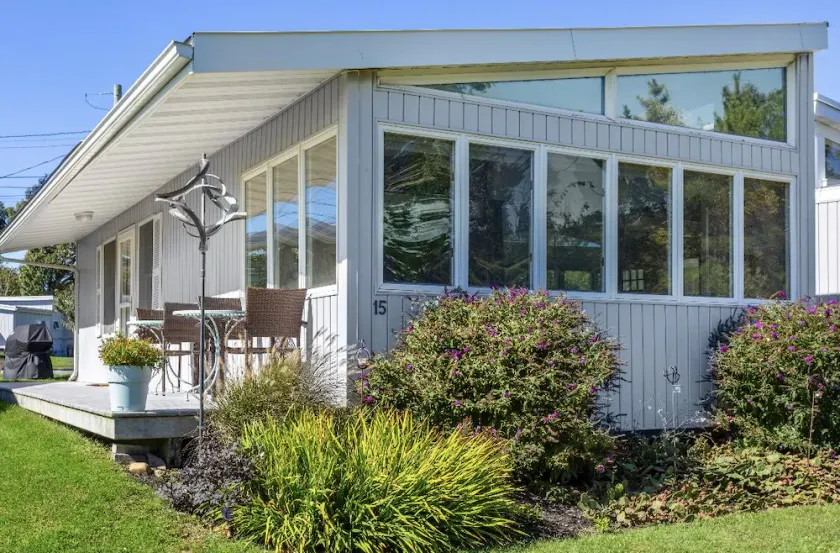 Greenport Waterfront Cottage w/Private Beach - Image 1