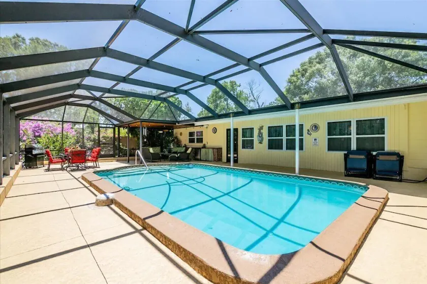 3 BR / 3 BA avec piscine privée et terrasse près des plages - Image 1