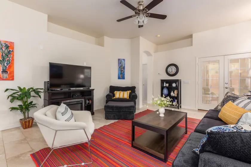 Ahwatukee/Foothills-Golfer's Paradise! Desert Vacation Retreat/Gated Community! - Image 1