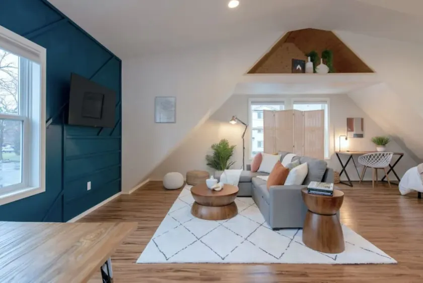 U-District Loft near GU w Self Check-in and Wifi - Image 1