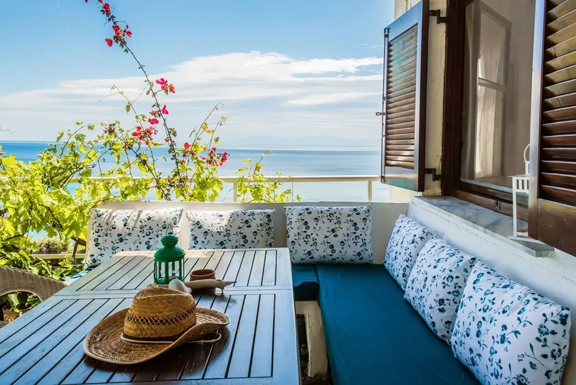 Sunny Beachfront Home - Image 1