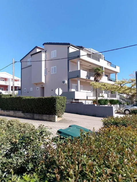 Holiday apartment with terrace and air conditioning - Image 1
