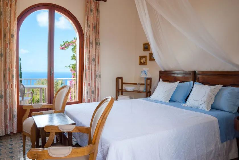 Promotion Sperlonga, sea view, large garden, parking, pets allowed, WIFI - Image 1