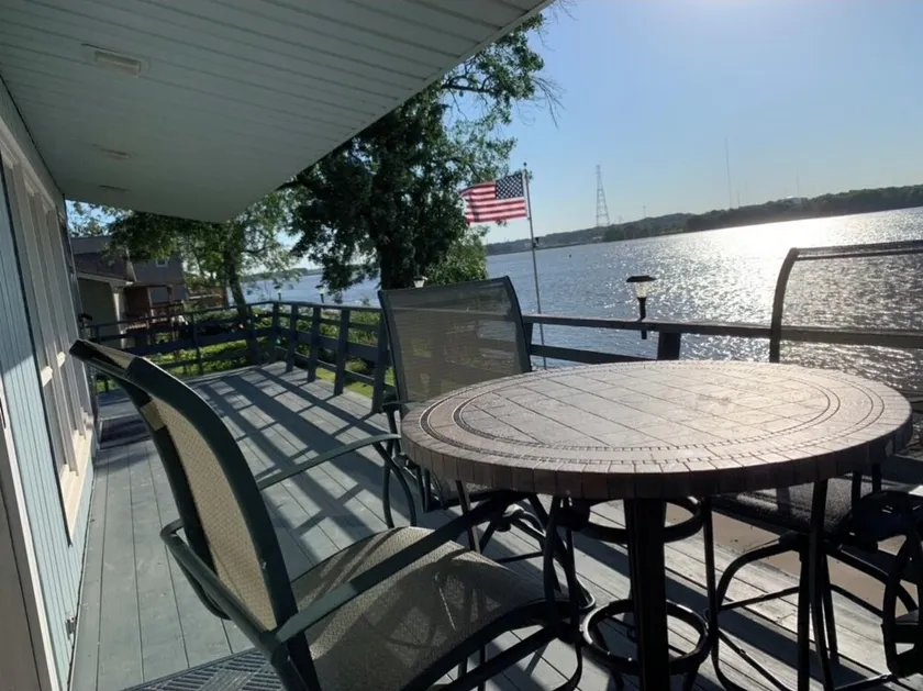 Island House On Mississippi River - Image 1
