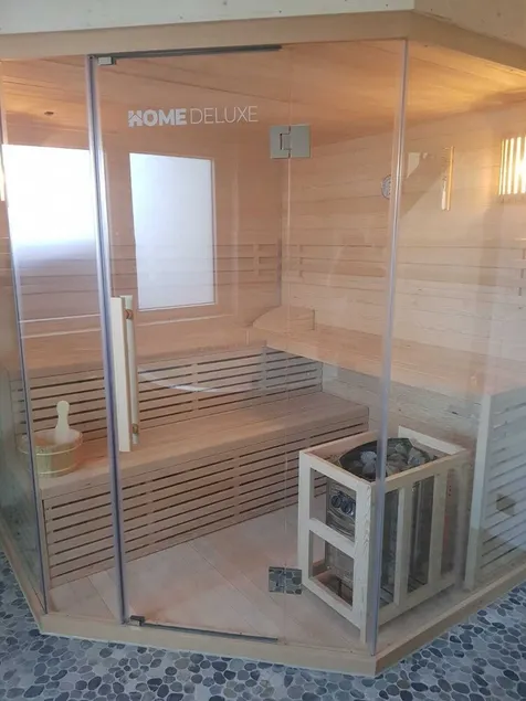 Former. Farmhouse with sauna/ whirlpool/ fireplace near the beach/ indoor playground - Image 1
