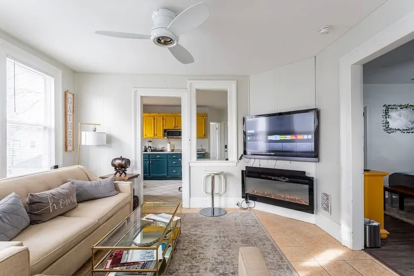 Revamped 3BR Apt with Easy Check-In Family-Friendly - Image 1