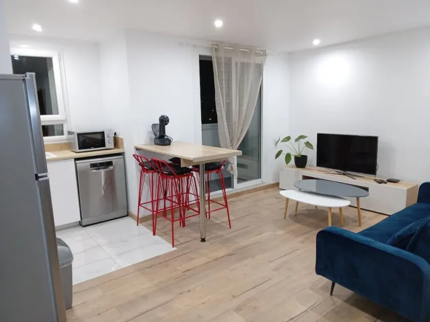 Charming Apartment in Marseille - Image 1