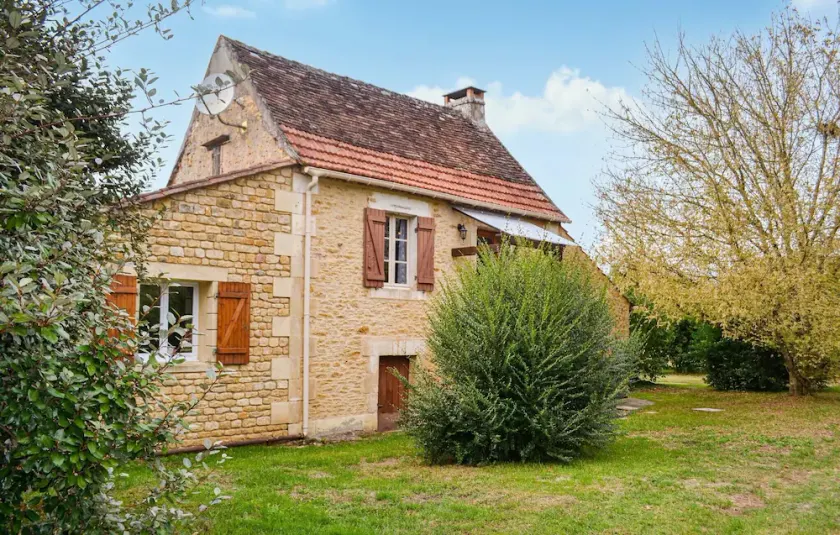 1 Bedroom Lovely Home In St Chamassy - Image 1