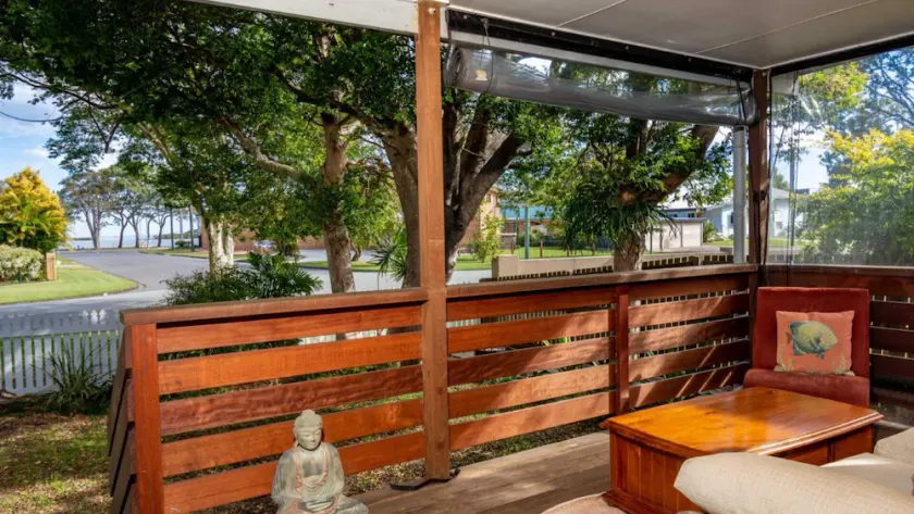 Pet Friendly Cottage With Waterviews - Image 1