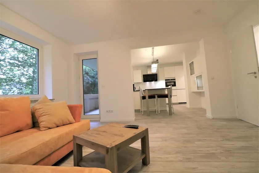 Riverside:Trade fair, business, apartment 2 bedrooms 2 king size beds 1 sleeping c. 84 m² - Image 1