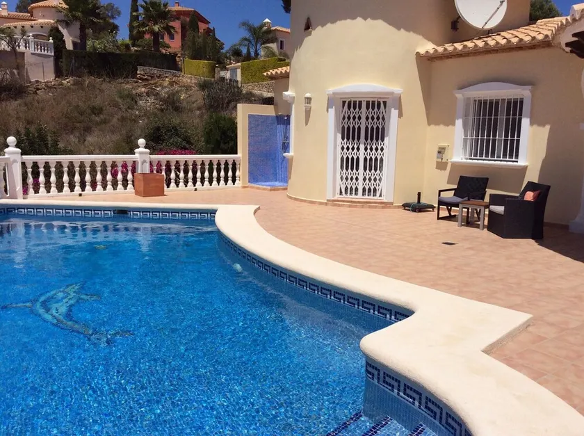 Fristående 3 sovrum 2 badrum villa med privat söderläge pool. - Image 1