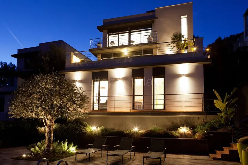 Villa moderna di lusso ed esclusiva vicino a Sitges. - Image 1