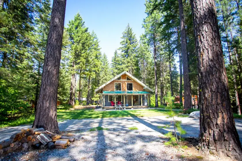 Black Bear Cabin central location to all Leavenworth's outdoor activities. - Image 1