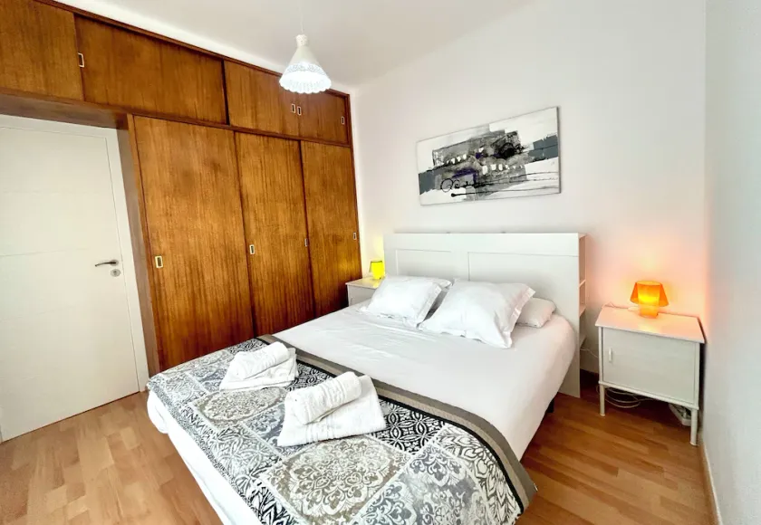 OFFRE 2019- APPARTEMENT DANS UN QUARTIER TRÈS CALME ET BIEN SERVI !! - Image 1
