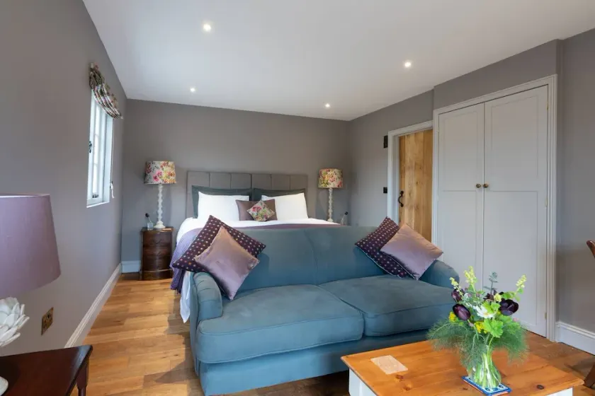 The Old Engineer - Boutique rural retreat - Image 1