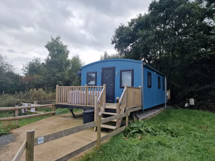 Large Glamping Hut - Riverview 13 - Image 1
