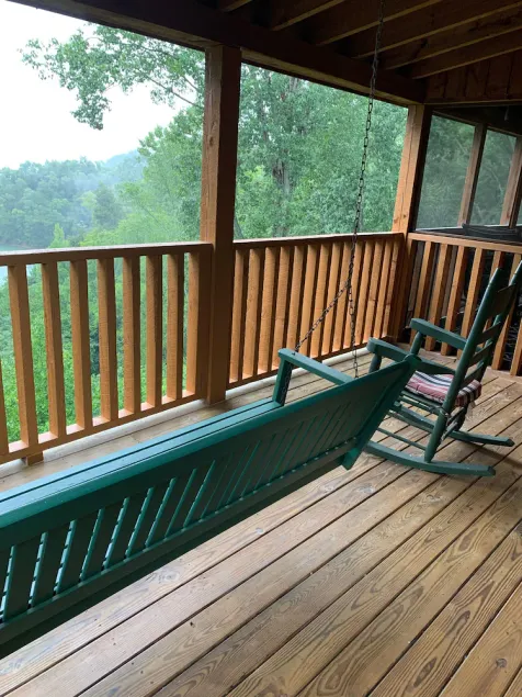Summer Escape 4 BR 4 Bath Cabin, Hot Tub , Firepit, Near Pigeon Forge & Smokies - Image 1