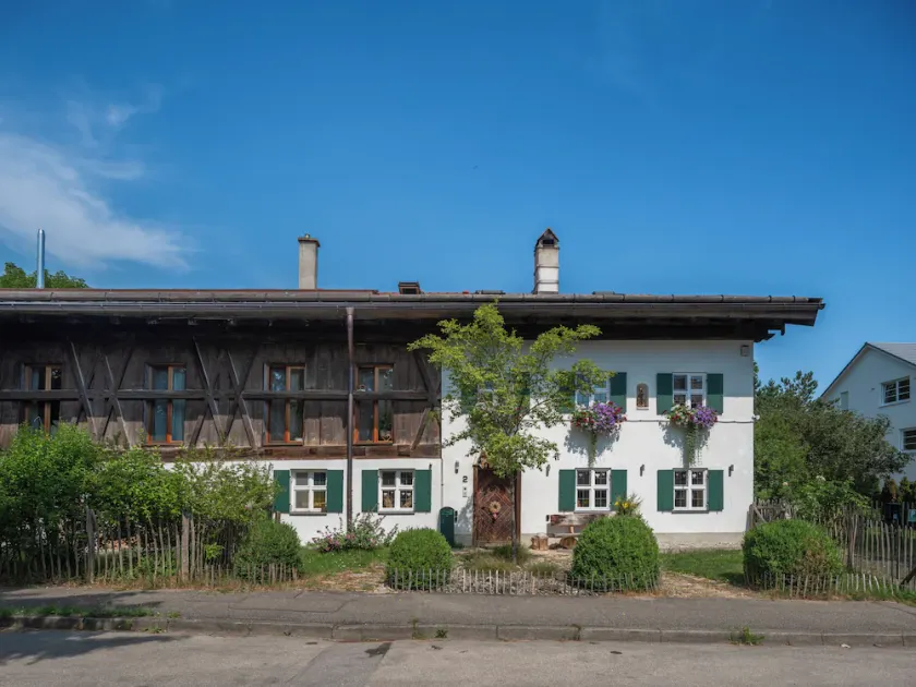 Historic Stohrerhof estate on Lake Ammersee with 1,000 m² garden for up to 11 people - Image 1