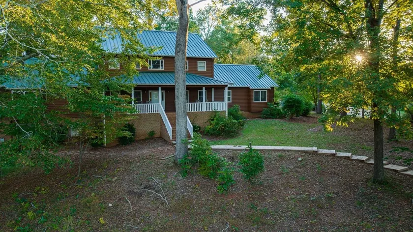 Die Lundy Creek Lodge - Image 1
