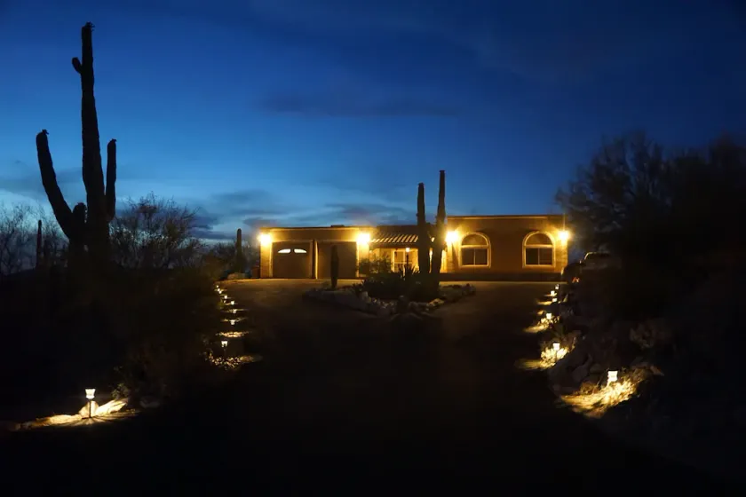 Un acre sommet de la maison avec 360 degrés ville et vue sur la montagne et jacuzzi - Image 1