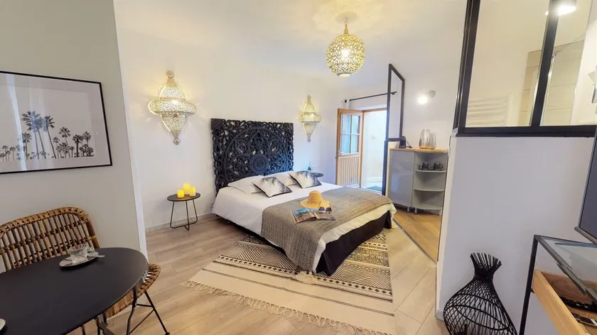 Room with private access to Pool-Jacuzzi, Sauna, Billiards tables - Image 1