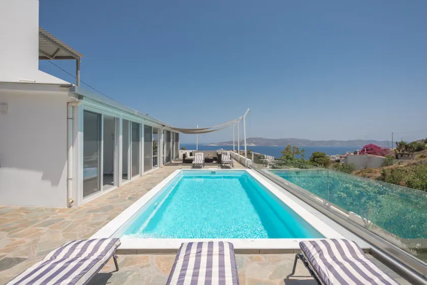Villa Luna Private Heated Hydro Pool BBQ Beach 4min - Image 1