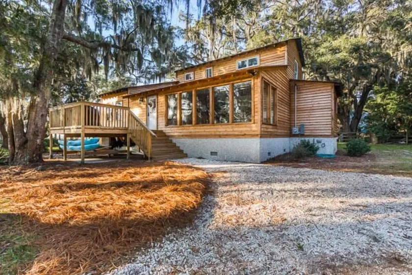 Riverfront House With Dock Sleeps 8 - Image 1