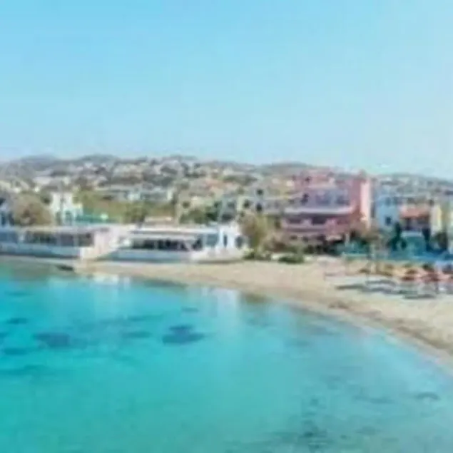 In Vari of Syros, 50 meters from the beach, Furnished house, - Image 1