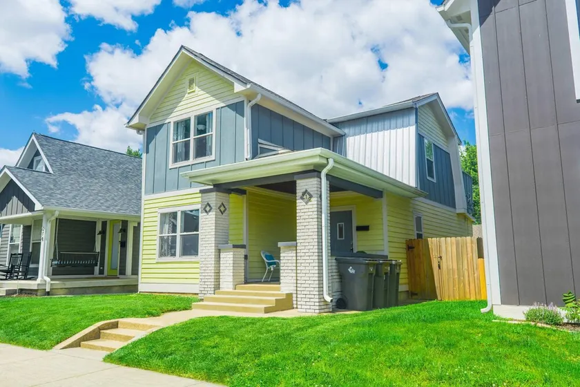 New 4 Bedroom House for Downtown Travelers - Image 1
