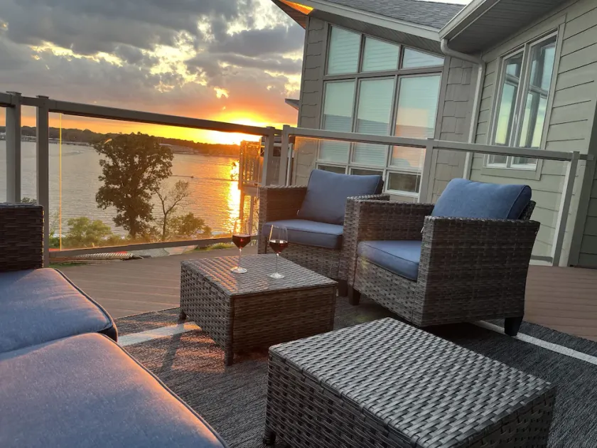 Penthouse Luxury with Lake Views & 6 FREE waterpark passes daily at Bridges Bay. - Image 1