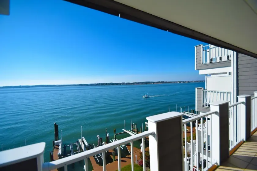 Harbour Island 304K condo - Image 1