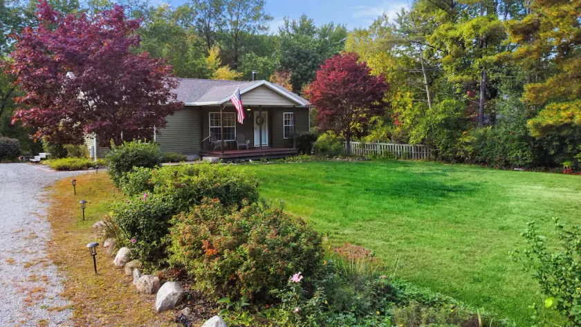 Picturesque Family Getaway: Close to Beach ~ Yard! - Image 1