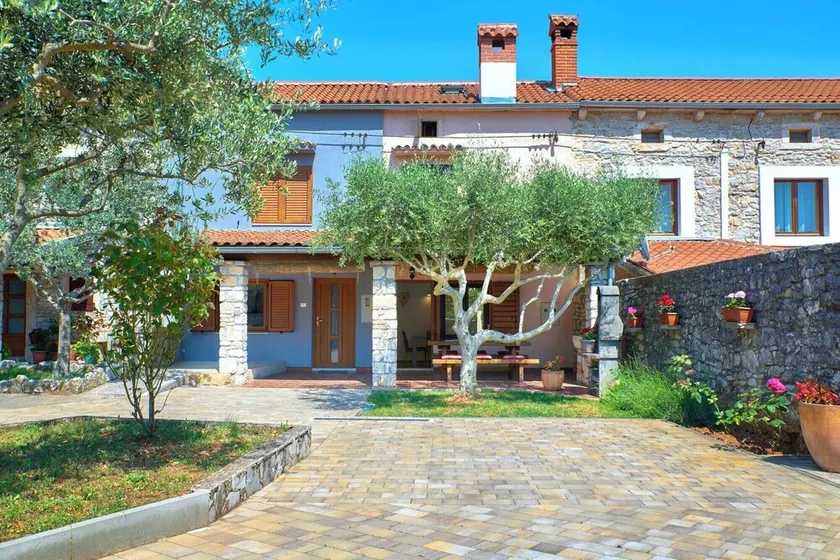Holiday home Orihi * 2000 m2 fenced garden, covered terrace, BBQ - Image 1