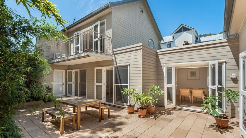 NABILLA by Palm Beach Holiday Rentals. - Image 1