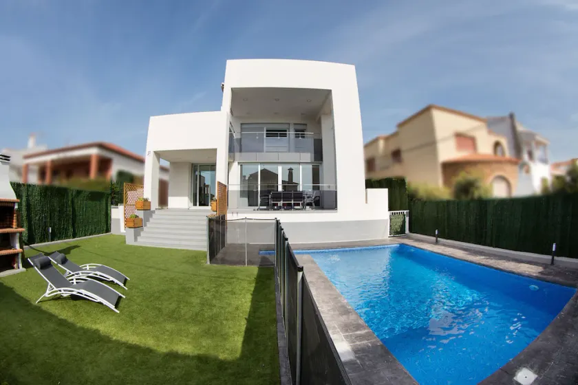 Schöne Designervilla für Familien ca. 250 m vom Strand entfernt und sehr - Image 1
