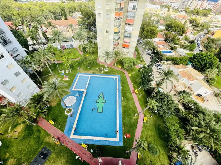 A697 - Bel appartement dans un lotissement avec piscine et parking - Image 1