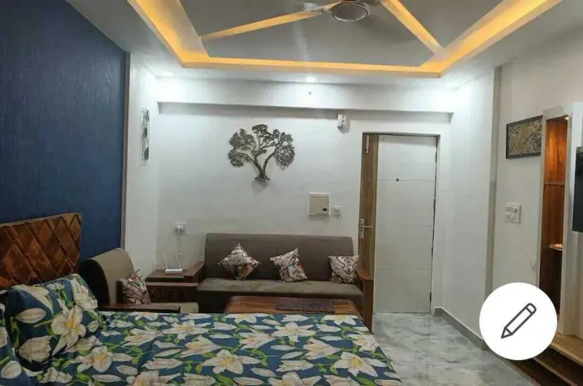 Lovely 1 BHK (903) in West Delhi - Image 1