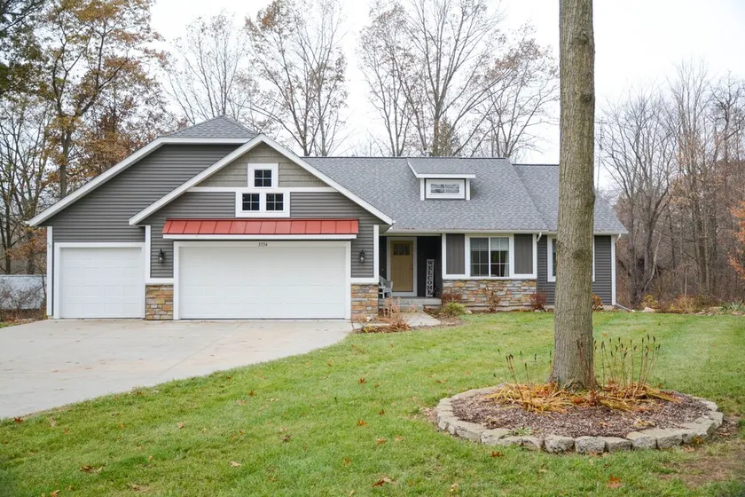 Charming w/ Grill, Hot Tub, firepit, Trails, 3.3 Acres-Just 4 Mi From Saugatuck! - Image 1