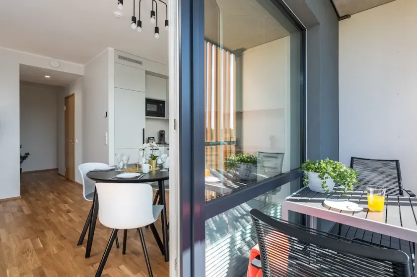 CITYGATE APARTMENT WITH SUN BALCONY - Image 1
