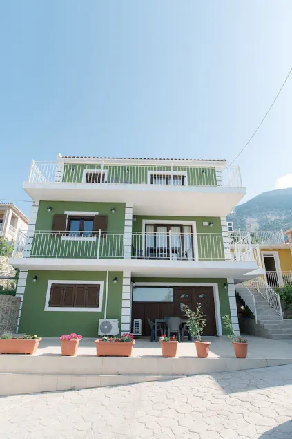 Lakis Residence - Image 1