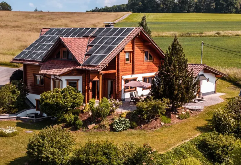 Cozy country house in a quiet location on the outskirts - Image 1