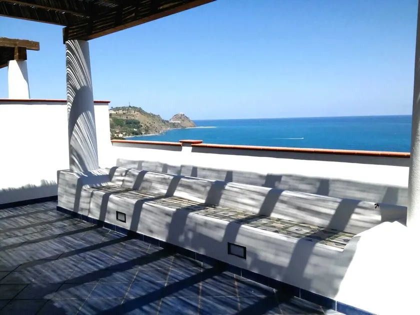 Two-room apartment overlooking the sea and the Aeolian Islands just 3 'from the beach of San Gregorio - Image 1