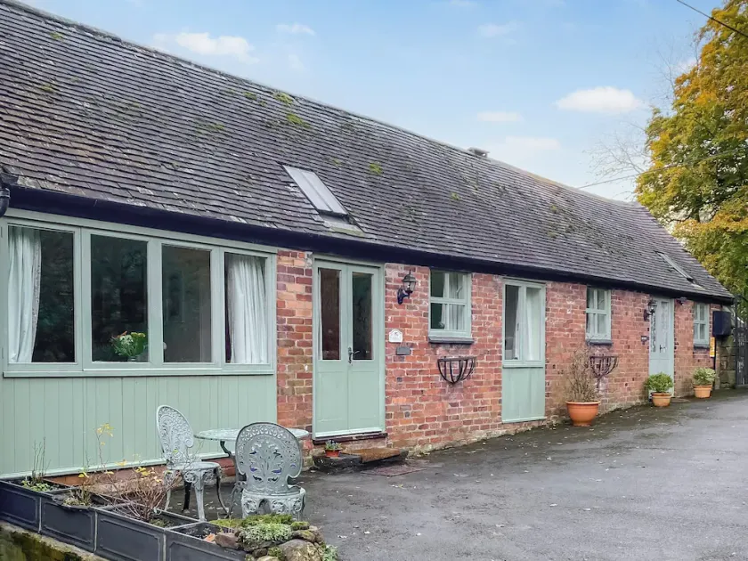 1 bedroom accommodation in Middle Mayfield, near Ashbourne - Image 1