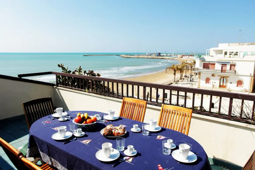 Penthouse avec terrasse face à la mer pour 8 personnes, au centre, internet wifi illimité - Image 1