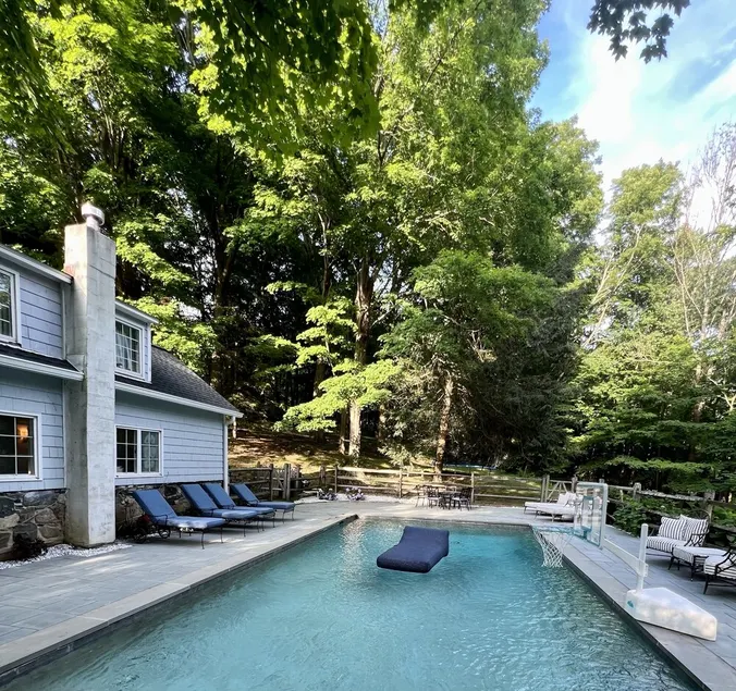 Expansive, Five Bedroom House with Pool.  Ideal for Multiple Family Travel - Image 1