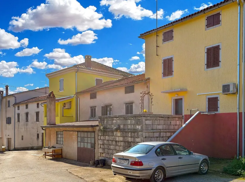 Haus 2063/32559 (Istrien - Poreč), 6000m vom Strand - Image 1