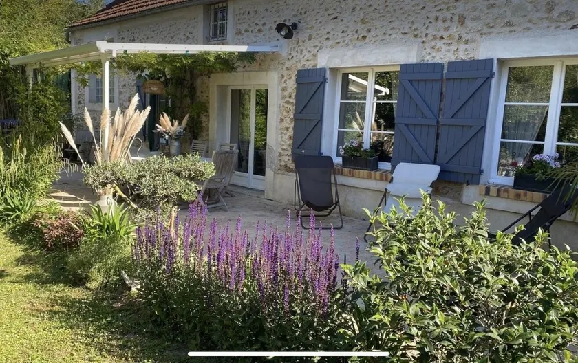 Charming house on the edge of the woods - Image 1
