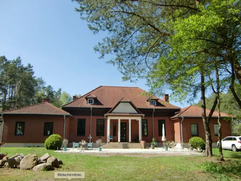 500 sqm villa on 8,000 sqm of land, 2000 m from the beach - Image 1