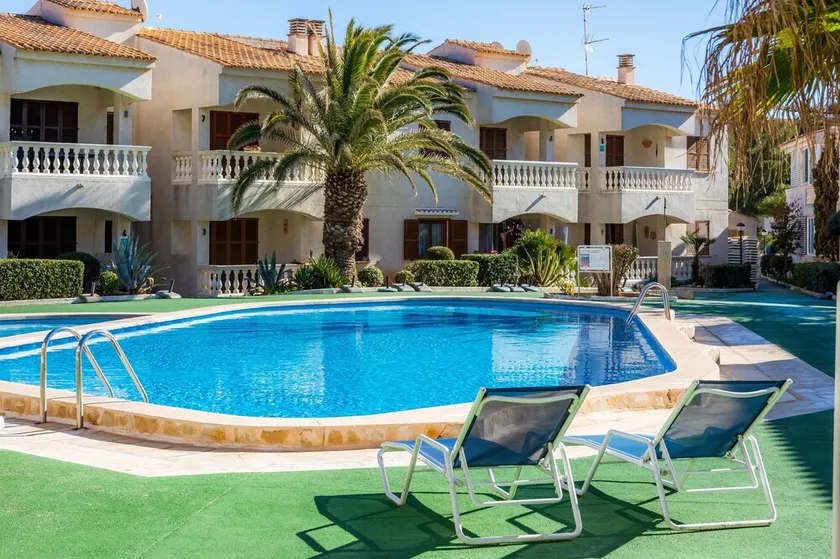 Vacation Home \"Can Nogueras\" with Wi-Fi, Balcony, Terrace, Shared Pool and Garden - Image 1